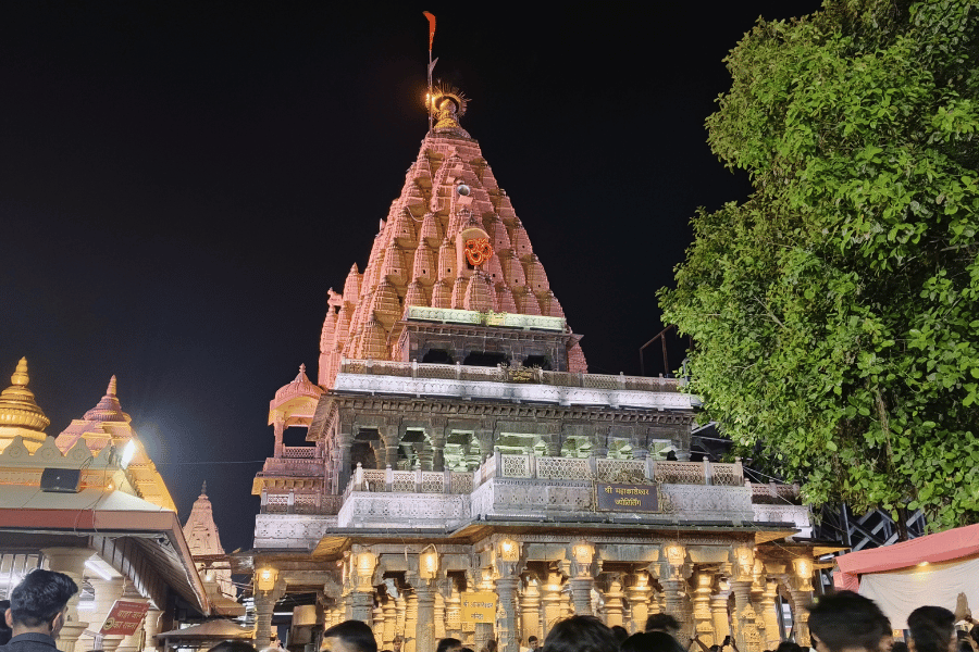 Ujjain Mahakaleshwar taxi tour from Ahmedabad — Madhya Pradesh